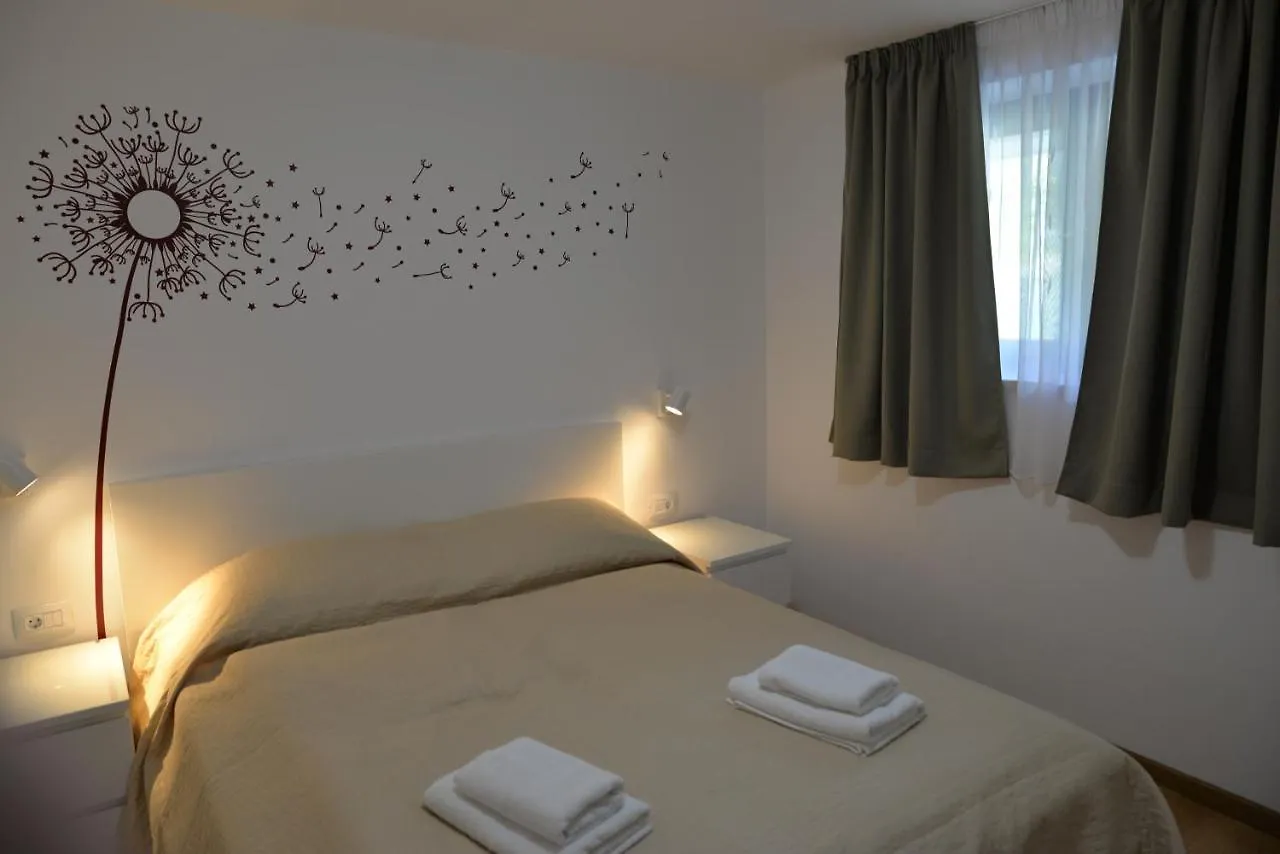 Apartments Palma & Pino Црес 0*,