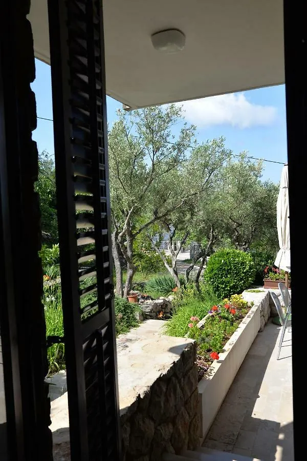Apartments Palma & Pino Црес